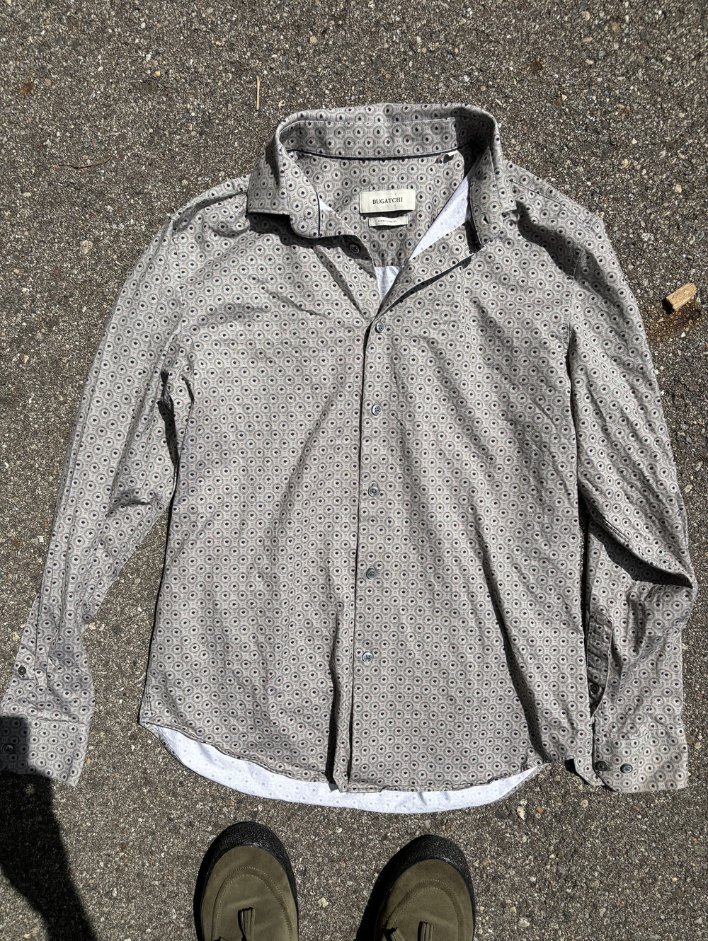 Clean Bugatchi patterned button-up shirt